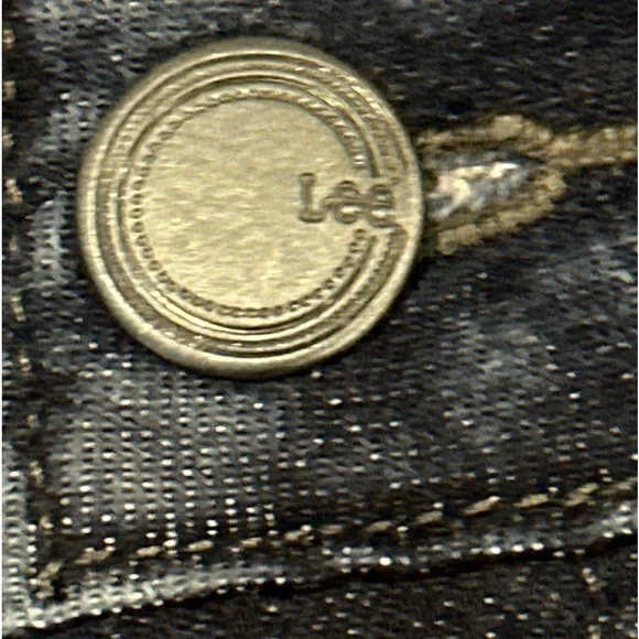 Women’s Lee Classic Fit Navy Blue Denim Jeans with Embroidered Pockets, Size 10. - Picture 4 of 14